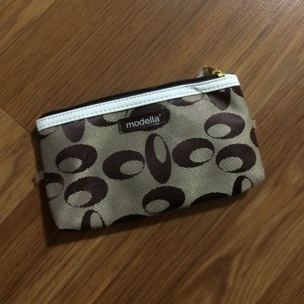 Modella makeup bag